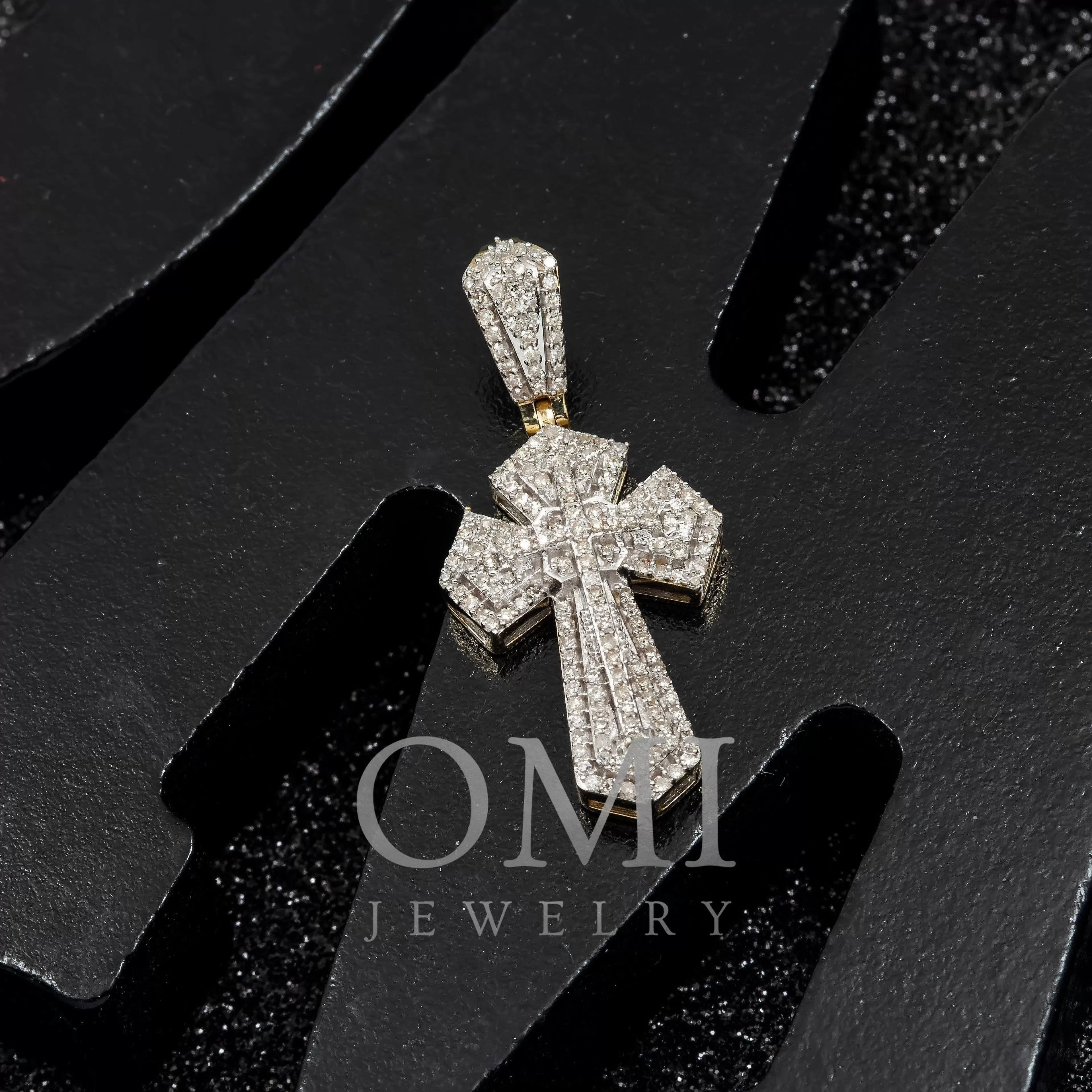 10K YELLOW GOLD DIAMOND 3D CROSS PENDANT 0.60 CT