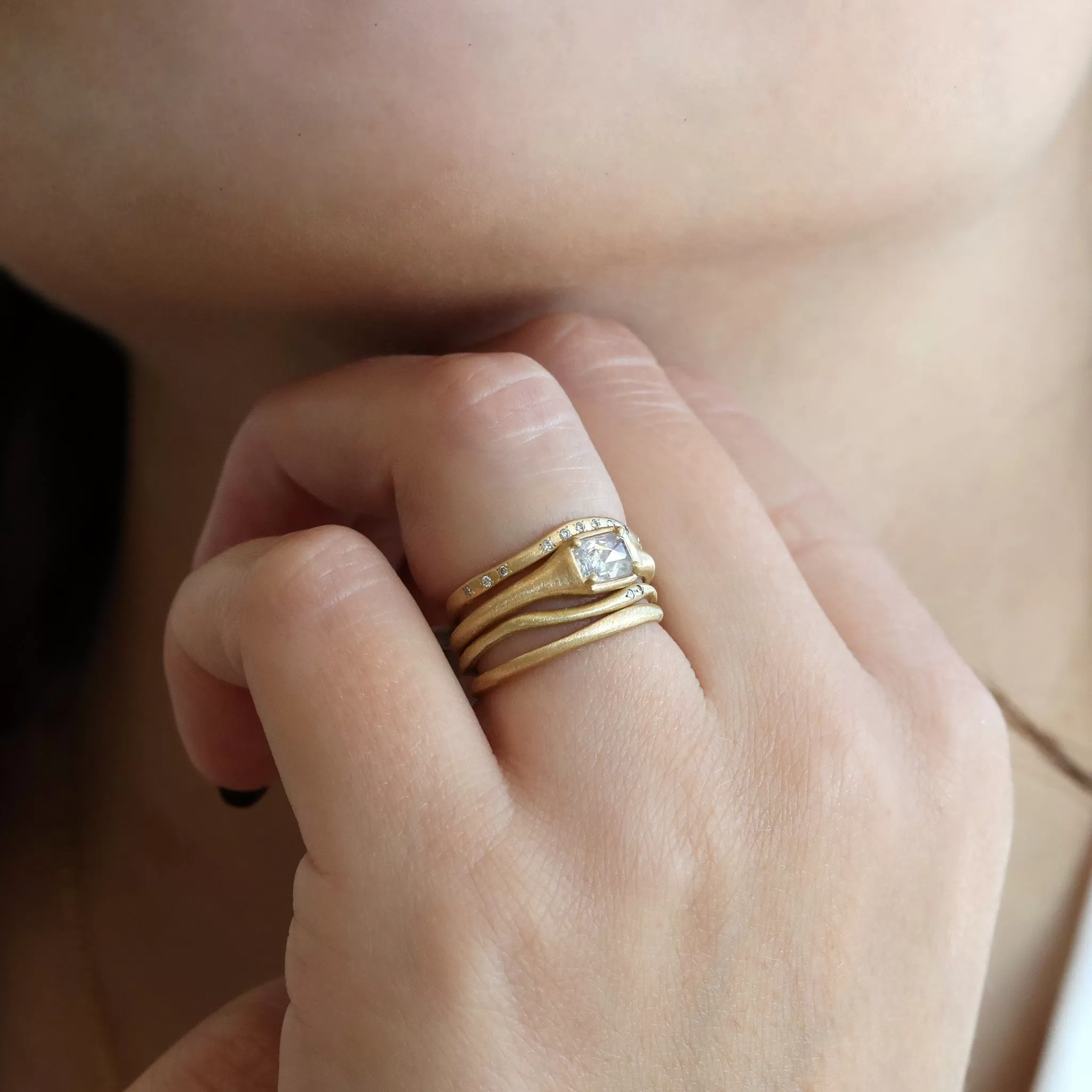 18K Yellow Gold Irregular Wavy Band