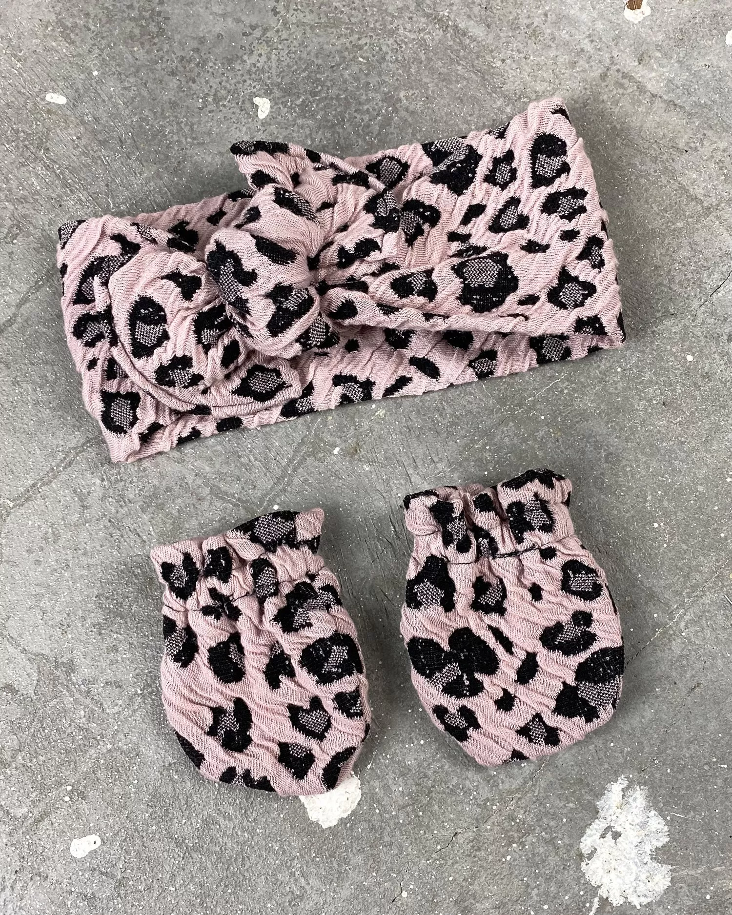 Aggie Mits – Mauve Leopard