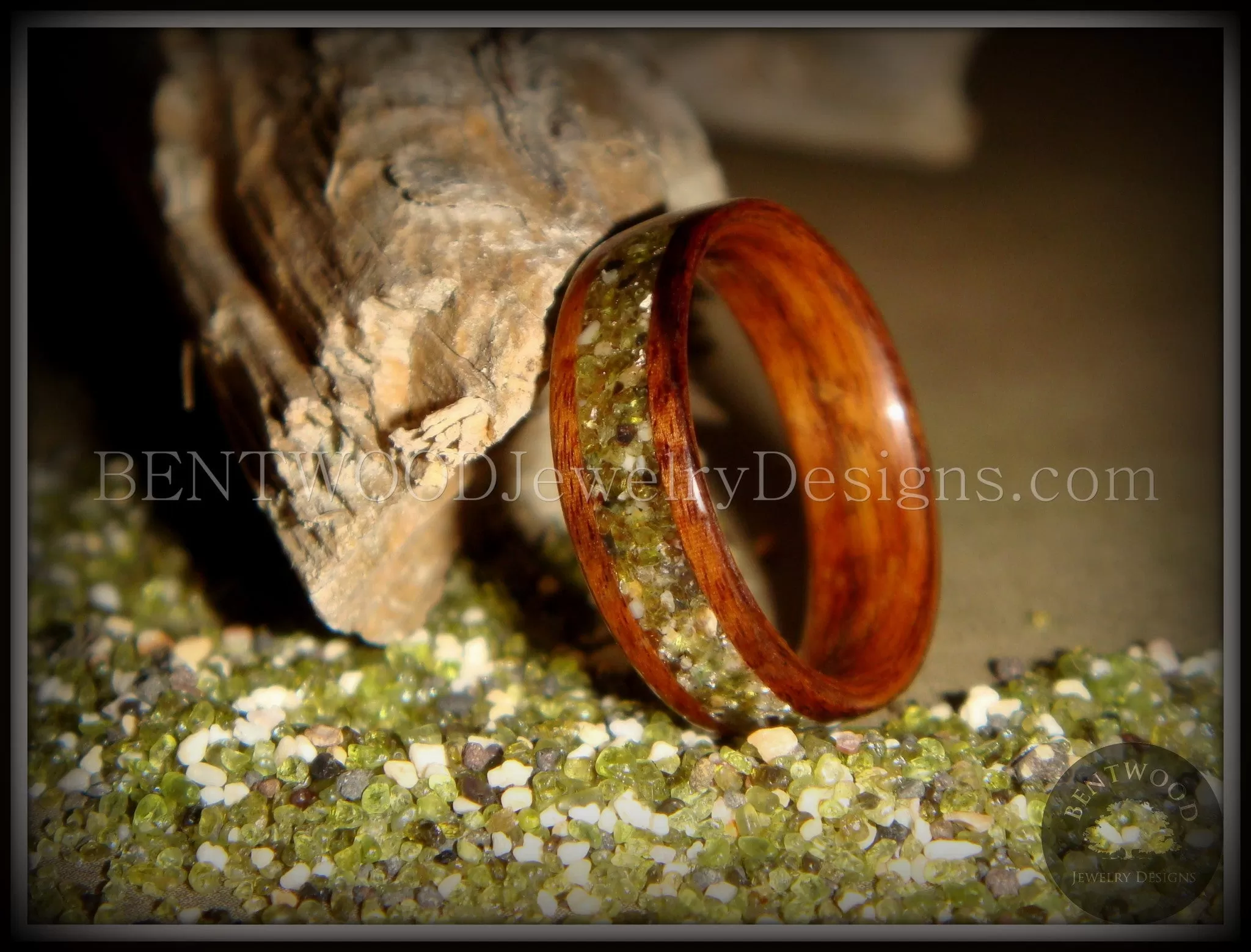 Bentwood Ring - Santos Rosewood Wood Ring with Hawaiian Papakolea Olivine Beach Sand Inlay