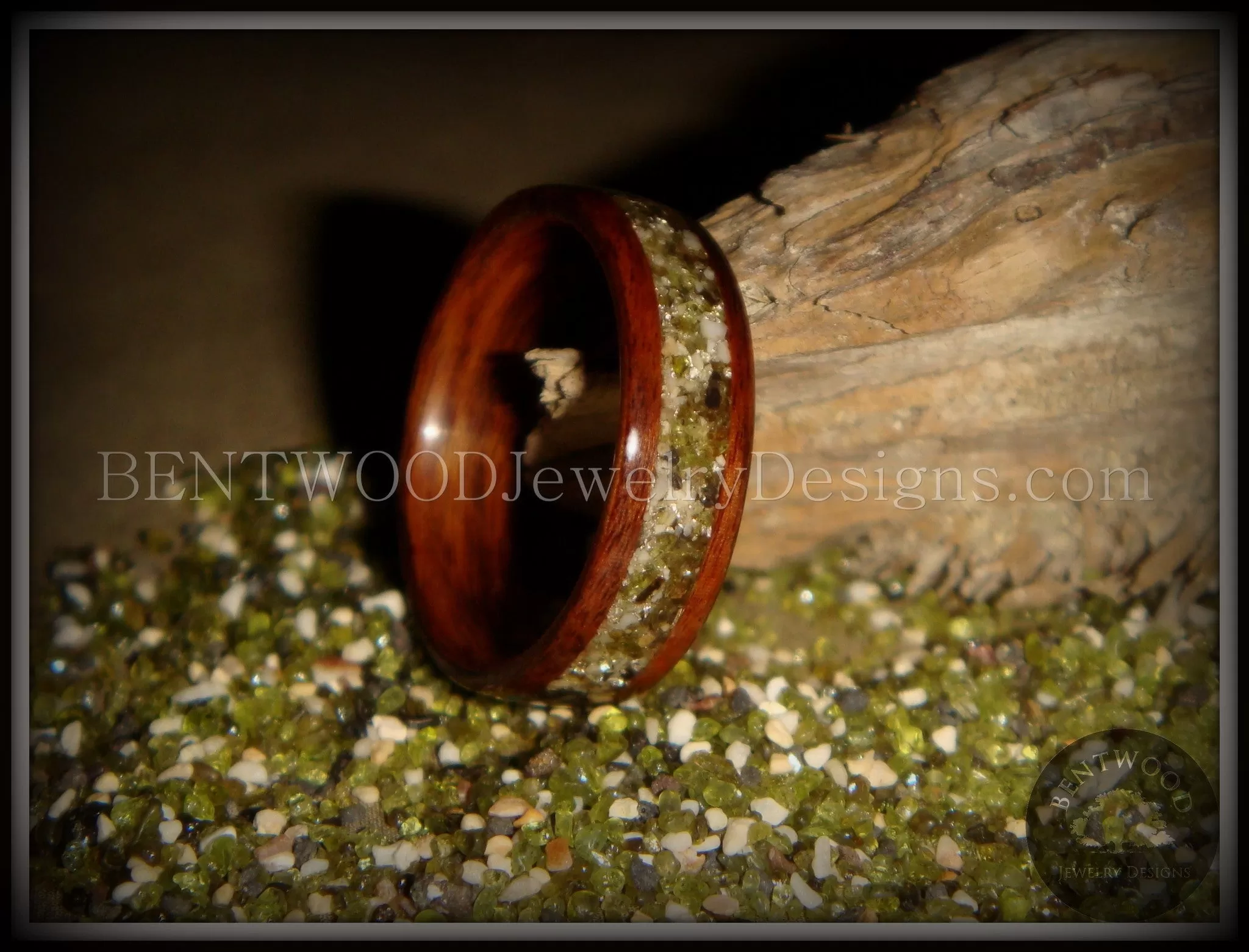 Bentwood Ring - Santos Rosewood Wood Ring with Hawaiian Papakolea Olivine Beach Sand Inlay