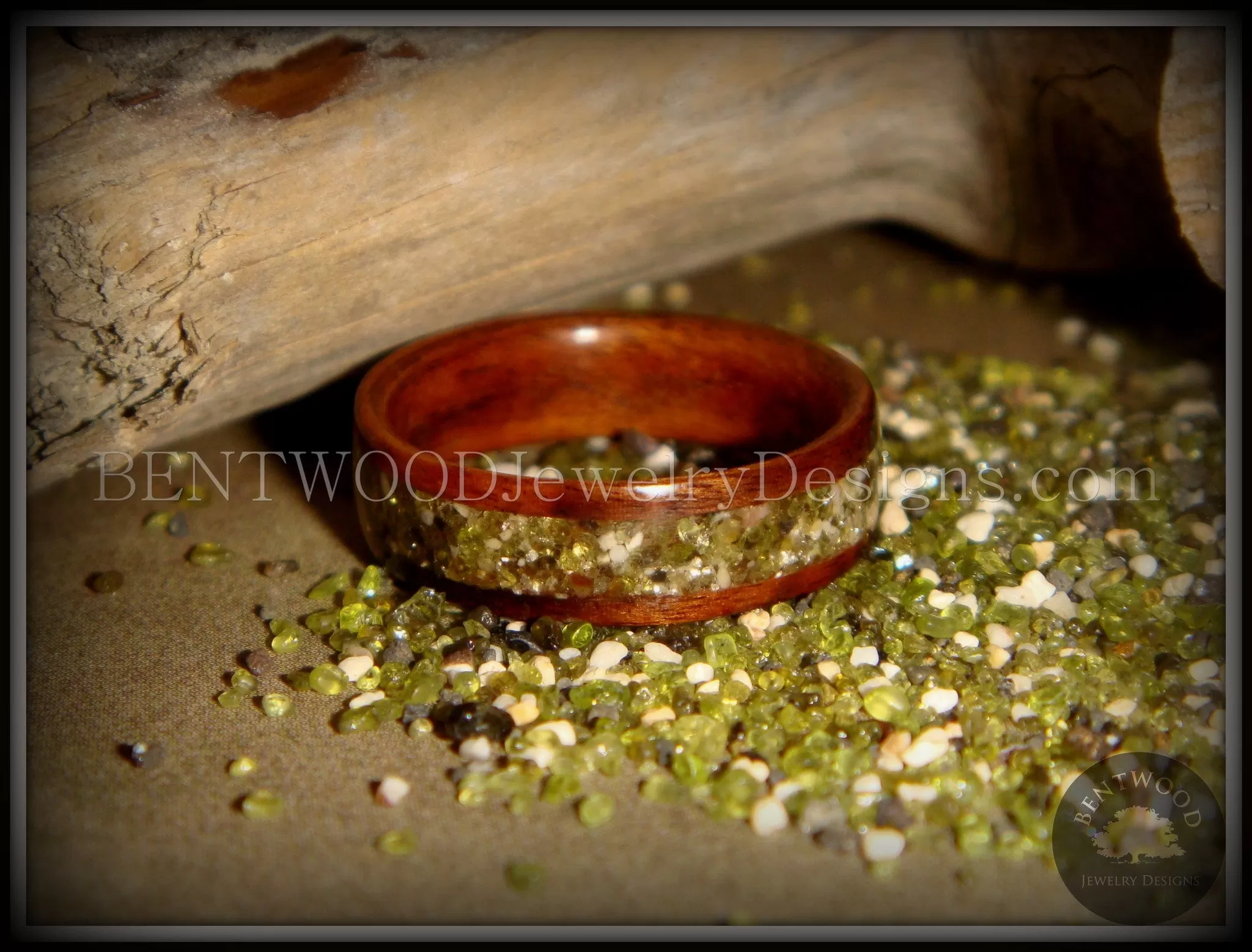 Bentwood Ring - Santos Rosewood Wood Ring with Hawaiian Papakolea Olivine Beach Sand Inlay