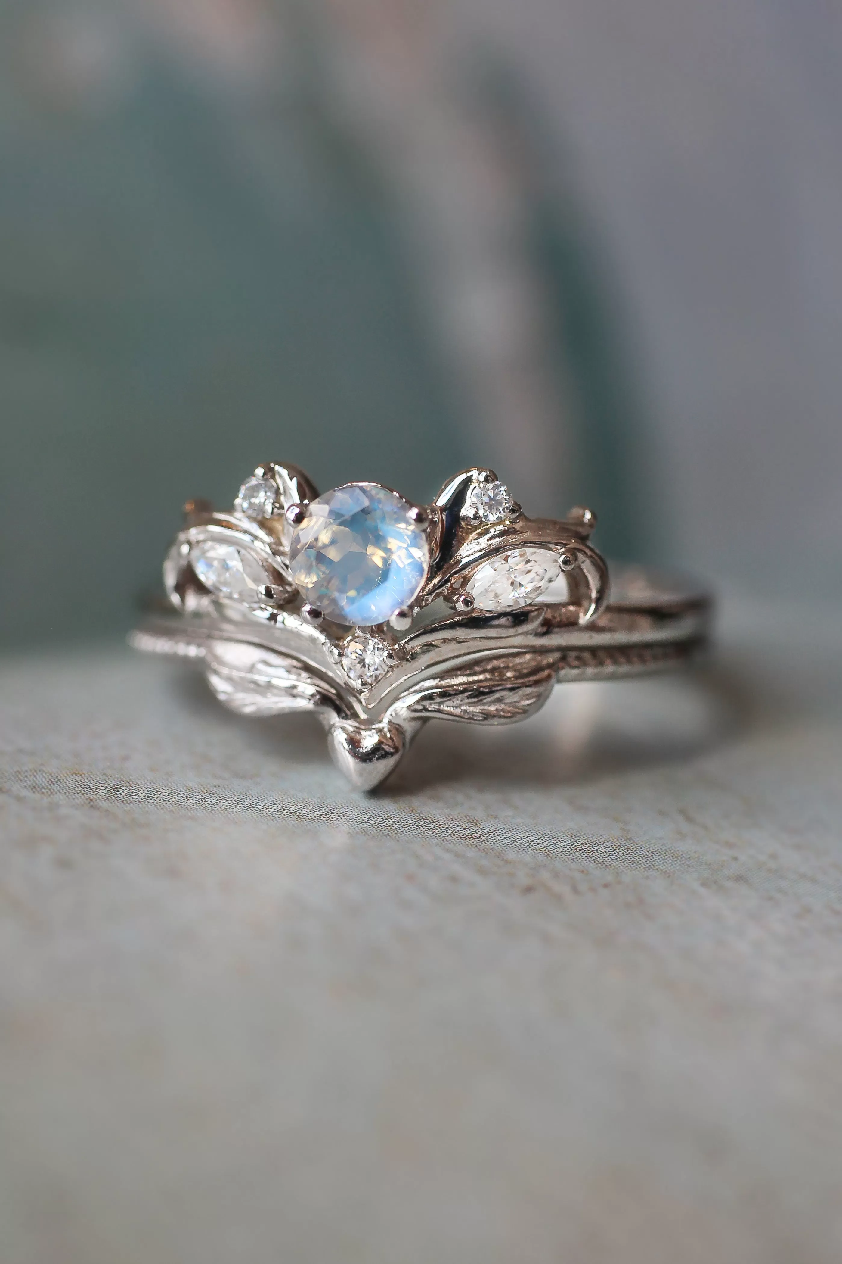 Bridal ring set with rainbow moonstone / Swanlake